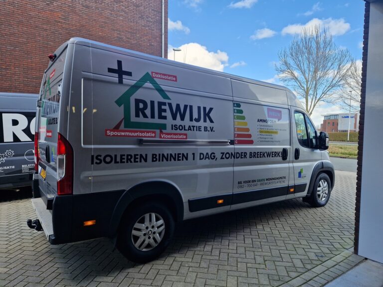 Bestelbus met bedrijfsbelettering, project ROAX Schoonhoven