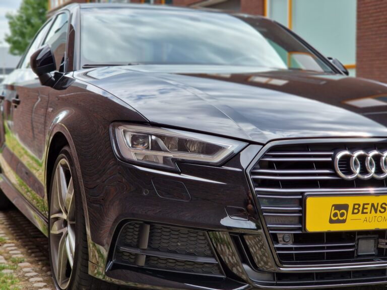Close-up ontchromen grille Audi, ROAX Schoonhoven