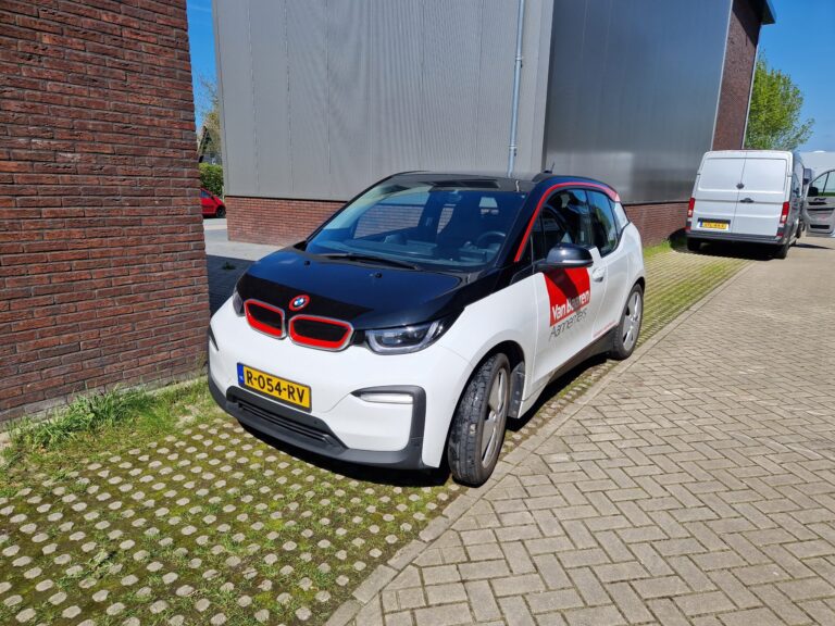 Ontchromen BMW i3, ROAX Schoonhoven